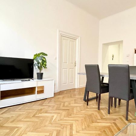 Premium Residence At Famous Vienna Kutschkermarkt ภายนอก รูปภาพ